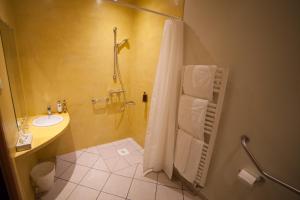 Hotels Hotel La Beauze : photos des chambres