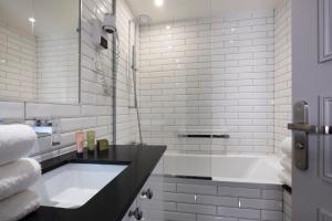 Hotels Pavillon Monceau : photos des chambres