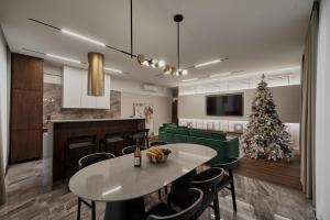 Kostjukowski Apartments Avalon