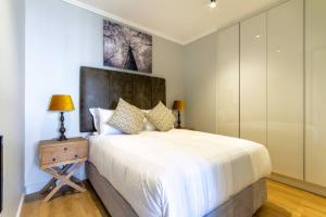 Alimama Spaces: The Pinnacle Ellipse