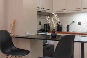 APT 48, COZY APARTMENT IN KALAMATA CITY CENTER