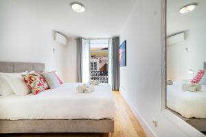 Amazing 1BDR Apartment in Chiado by LovelyStay