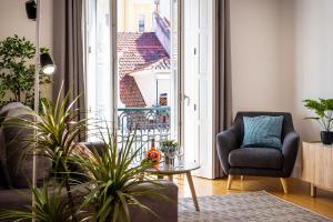 Amazing 1BDR Apartment in Chiado by LovelyStay