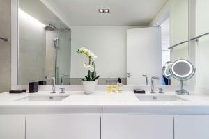 Amazing 1BDR Apartment in Chiado by LovelyStay