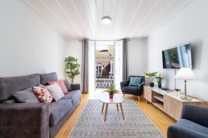 4PAX Apt in Chiado with River View by LovelyStay