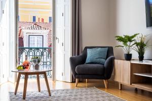 4PAX Apt in Chiado with River View by LovelyStay