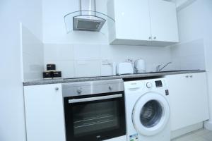 Cosy Room with en-suite bathroom and shared kitchen