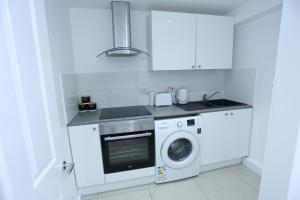 Cosy Room with en-suite bathroom and shared kitchen