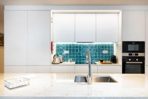 Stunning 2BDR Apartment in Chiado by LovelyStay