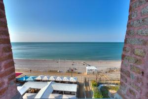 Hotels Hotel Le Rayon Vert : Chambre Double avec Douche - Vue sur Mer