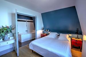 Hotels Hotel Le Rayon Vert : Chambre Double avec Baignoire Spa - Vue sur Mer - Troisième Étage