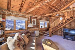 Private South Fork Escape with Loft and Hot Tub!