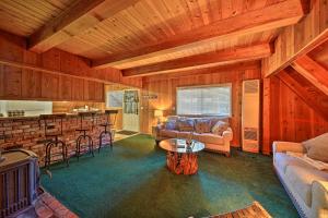 Cabin Hideaway < 1 Mi to Trinity Lake: Hike & Fish