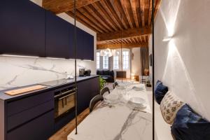 LAppart - Ideal for a stay in the city center near the Lake