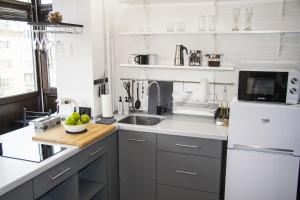 Black&white apartment on Saksaganskogo