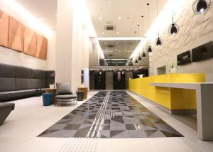 Salvador Mondial Flats