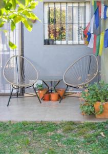 Casa y departamento con pileta Aeropuerto Circunvalacion Kempes Quorum -cambio oficial-