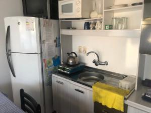 Apartamento cerca Playa Mansa y centro Maldonado aire acondicionado TV cable, Wifi Netflix