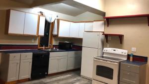 Sluice Box - Affordable, Convenient, and near Mendenhall Glacier- DISCOUNTS ON TOURS!