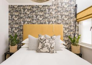 Plett Holiday Stay with Hut Tub ,Pizza Oven and Views