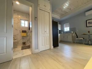 Nicoles Nest Brand New Exquisite Studio Hideaway
