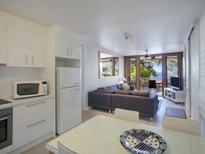 Little Cove Lodge 5 Park Road 24