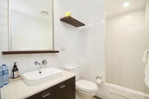 Spacious 3 bedroom apartment opposite surf club