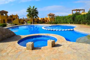 Apartamento con hermoso jardín y AC