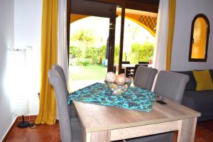 Apartamento con hermoso jardín y AC