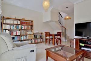 Vistas a la catedral y el río, Parking free