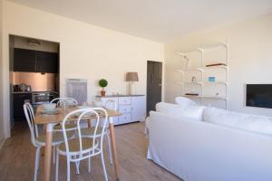 Appartements Nice flat with terrace in La Rochelle city-centre - Welkeys : photos des chambres