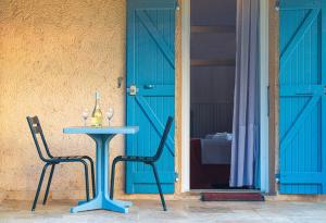 Hotels Au Bien Etre piscine : Chambre Lits Jumeaux avec Terrasse