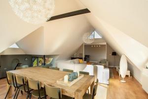 Spacious villa near IJsselmeer and forest