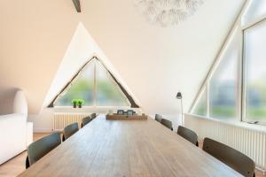 Family villa near the IJsselmeer and forrest with 5 bathrooms