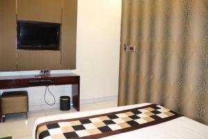 Hotel Shivam Palace 1 Km from Railway Station 1 Km from Bus Stand