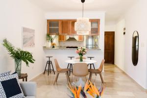 Punta Cana 2 Bedr. up to 6 guests 1 mile to Beach