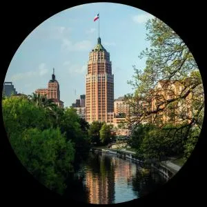 La Villa By The Riverwalk - 新布朗费尔斯