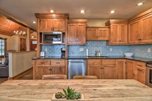 Pelican Lake Retreat with Fire Pit, Dock and Grill!