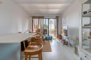 PHARUS retro beach home New Heated Pool