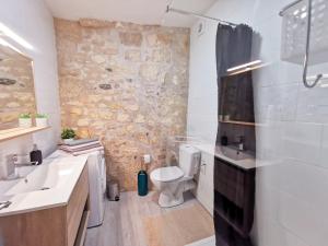 Appartements Appartement Ma Douce Charente - Superbe T3 Design et Fonctionnel - Hyper Centre a Saintes : photos des chambres