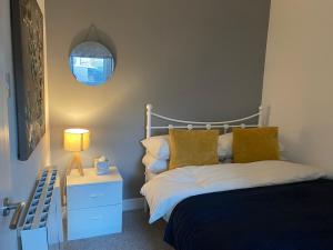2 Bed Flat - Sleeps 6 - Pets - Parking - Wifi