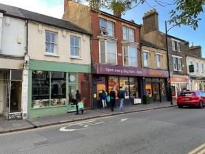 Cosy central 1 bedroom flat near city centre & station