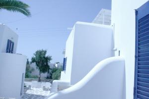 Nicos Studios & Apartments Paros Greece