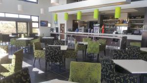 Comfy 2bed 2bath in a Secure golf estate WIFI