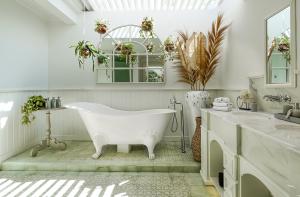 Villa Symphony White by BaliSuperHost