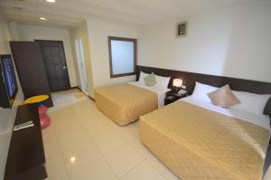 Phòng Hạng Tiết kiệm Cho 4 Người (Economy Quadruple Room)