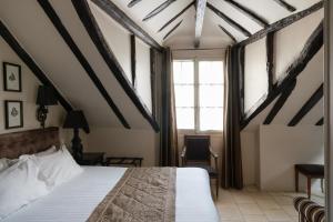 Quadruple Room - Top Floor room in Hotel Saint-Louis Marais