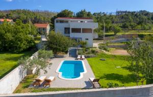 Villa Ume - heated pool, sauna, volleyball court