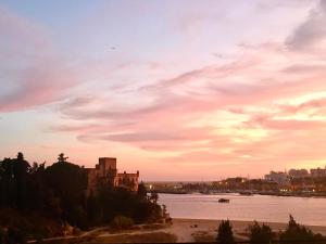 Front line townhouse Face la mer in Ferragudo luxury sea views