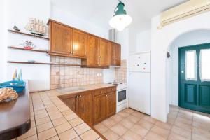 Piso Livadi Paros seafront holiday home Casa Alena